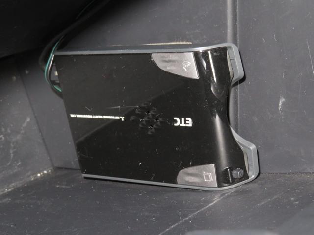 EXT 2WD MT ワンオーナー 純正SDナビ 地デジナビ DVD再生 Bluetooth対応 ETC 荷台作業灯 あゆみ板掛け テールゲートチェーン ゲートプロテクター 純正マット バイザー(17枚目)