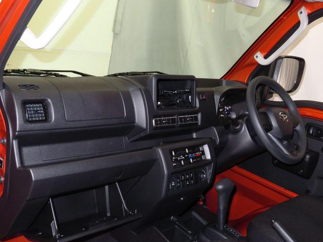 ジャンボエクストラ 元展示車 4WD 荷台作業照明 ゲートチェーン デフロック キーフリー 電動格納ミラー パワーウインドウ オートライト コーナーセンサー LEDヘッドライト・フォグランプ マニュアルエアコン(24枚目)