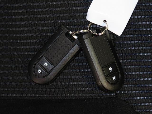 カスタム XリミテッドII SAIII パノラマカメラ ドライブレコーダー ETC 運転席シートヒーター キーフリー 電動格納ミラー パワーウインドウ オートライト オートエアコン LEDヘッドライト 純正アルミホイール 純正フロアマット(17枚目)