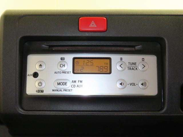 EXT 4WD AT車 抗菌防臭施工 マニュアルエアコン 荷台作業照明 あゆみ板掛け ゲートプロテクター ドアミラーメッキカバー キーレスエントリー パワーウィンドウ 純正フロアマット レベリング FM/AMラジオ CD再生(11枚目)