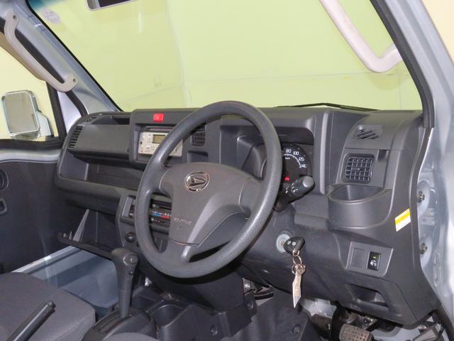 EXT 4WD AT車 抗菌防臭施工 マニュアルエアコン 荷台作業照明 あゆみ板掛け ゲートプロテクター ドアミラーメッキカバー キーレスエントリー パワーウィンドウ 純正フロアマット レベリング FM/AMラジオ CD再生(18枚目)