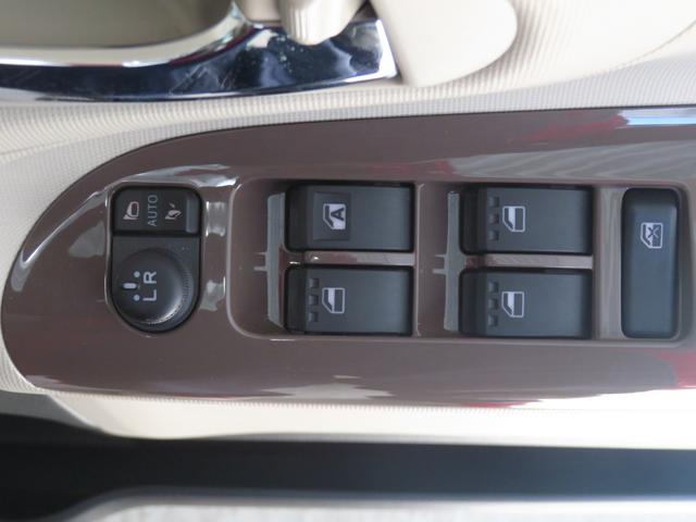 ムーヴキャンバス XメイクアップリミテッドSAIII 7型ナビ 1年間無料保証 ワンセグ Bt対応 プッシュスタート オートハイビーム アイスト ベンチシート 衝突安全ボディ Wエアバック ABS パノラマカメラ 両側パワースライドドア オートエアコン キーフリー 電動格納ミラー(14枚目)