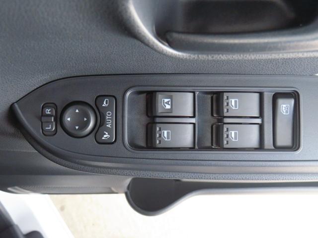 タント X  届出済未使用車 電動パーキングブレーキ 1年間無料保証 アイドリングストップ車 ブレーキサポート 電動ミラー LEDライト Bカメラ 車線逸脱警報 エアバッグ 片側電動両側スライドドア ABS 運転席・助手席シートヒーター キーフリー コーナーセンサー(14枚目)