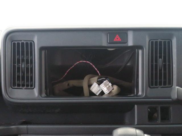 ハイゼットカーゴ クルーズSAIII      2WD 4AT 1年間無料保証 両側手動スライドドア 電動ミラー LEDライト Bカメラ エコアイドル ワンオーナー オートライト マニュアルエアコン キーレスエントリー パワーウィンドウ レベリング 純正フロアマット 記録簿(7枚目)