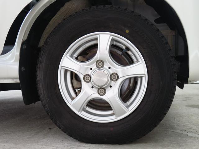 ハイゼットカーゴ クルーズSAIII      2WD 4AT 1年間無料保証 両側手動スライドドア 電動ミラー LEDライト Bカメラ エコアイドル ワンオーナー オートライト マニュアルエアコン キーレスエントリー パワーウィンドウ レベリング 純正フロアマット 記録簿(16枚目)