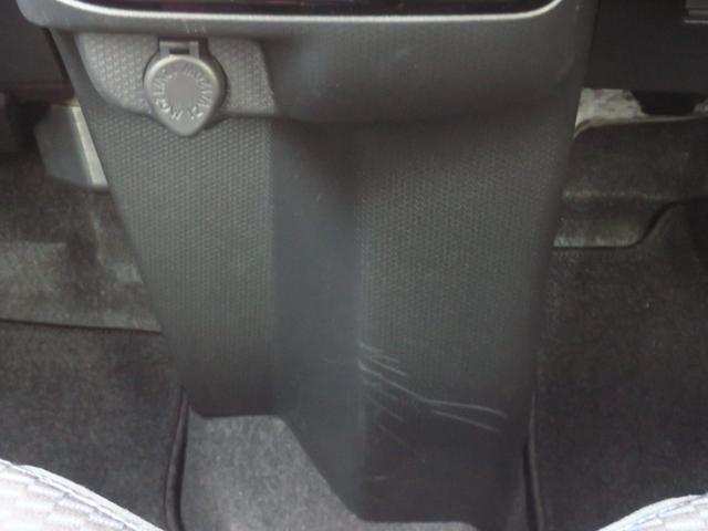 タント カスタムＲＳ　　運転席・助手席シートヒーター　１年間無料保証　両側パワスライドドア　レーンキープＡ　ＩＳＴＯＰ　元試乗車　ＬＥＤライト　１オーナー　オートライト　キーフリー　ＡＢＳ　電動パーキングブレーキ　パノラマカメラ　オートエアコン　コーナーセンサー（9枚目）