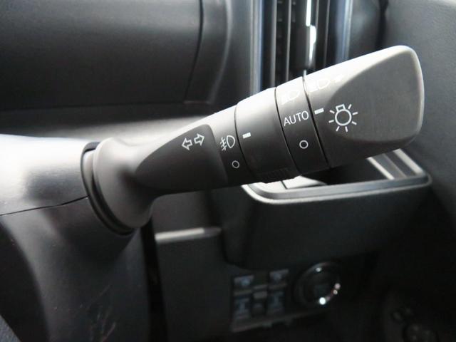 タント カスタムＲＳ　　運転席・助手席シートヒーター　１年間無料保証　両側パワスライドドア　レーンキープＡ　ＩＳＴＯＰ　元試乗車　ＬＥＤライト　１オーナー　オートライト　キーフリー　ＡＢＳ　電動パーキングブレーキ　パノラマカメラ　オートエアコン　コーナーセンサー（12枚目）