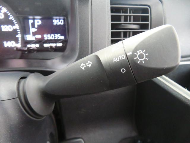 ハイゼットカーゴ DX   2WD CVT マニュアルエアコン 1年間無料保証 安全ボディ キーレスキー 両側スライドドア エコアイドル オートライト 記録簿 レーンアシスト 両席エアバッグ ワンオーナー コーナーセンサー パワーウィンドウ AM/FMラジオ レベリング(12枚目)