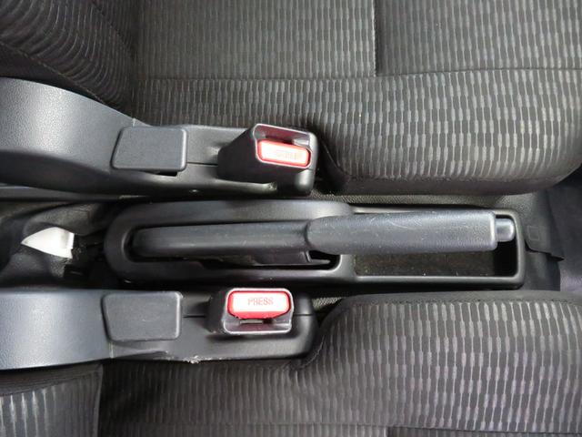 ハイゼットカーゴ DX   2WD CVT マニュアルエアコン 1年間無料保証 安全ボディ キーレスキー 両側スライドドア エコアイドル オートライト 記録簿 レーンアシスト 両席エアバッグ ワンオーナー コーナーセンサー パワーウィンドウ AM/FMラジオ レベリング(15枚目)