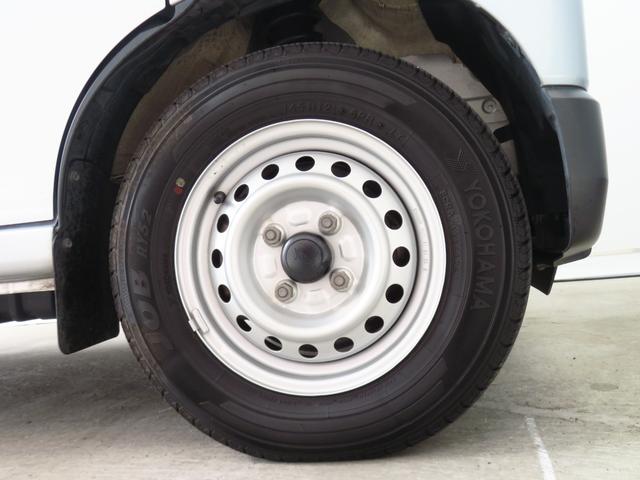 ハイゼットカーゴ DX   2WD CVT マニュアルエアコン 1年間無料保証 安全ボディ キーレスキー 両側スライドドア エコアイドル オートライト 記録簿 レーンアシスト 両席エアバッグ ワンオーナー コーナーセンサー パワーウィンドウ AM/FMラジオ レベリング(17枚目)