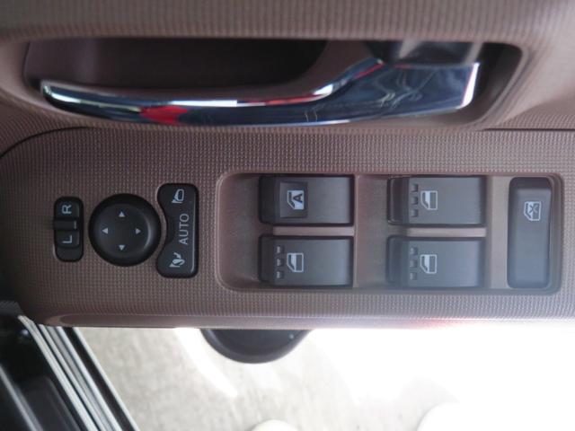 ムーヴキャンバス セオリーGターボ 電動パーキングブレーキ 1年間無料保証 衝突回避支援ブレーキ機能 LEDヘッドライト 電動格納ドアミラー パノラマカメラ 両側パワースライドドア コーナーセンサー 運転席・助手席シートヒーター キーフリー オートエアコン パワーウィンドウ(21枚目)