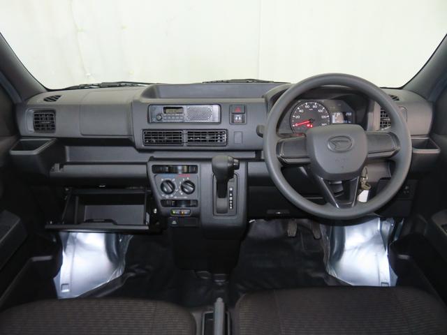 ハイゼットカーゴ ＤＸ　　　２ＷＤ　ＣＶＴ　キーレスエントリー　１年間無料保証　安全ボディ　展示車　エコアイドル　オートライト　記録簿　レーンアシスト　両席エアバッグ　ワンオーナー　ＡＢＳ　マニュアルエアコン　コーナーセンサー　パワーウィンドウ　レベリング　ＡＭ／ＦＭラジオ（11枚目）
