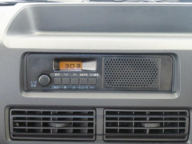 ハイゼットカーゴ ＤＸ　　　２ＷＤ　ＣＶＴ　キーレスエントリー　１年間無料保証　安全ボディ　展示車　エコアイドル　オートライト　記録簿　レーンアシスト　両席エアバッグ　ワンオーナー　ＡＢＳ　マニュアルエアコン　コーナーセンサー　パワーウィンドウ　レベリング　ＡＭ／ＦＭラジオ（13枚目）