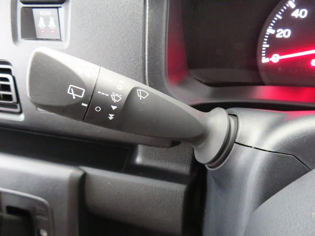 ハイゼットカーゴ ＤＸ　　　２ＷＤ　ＣＶＴ　キーレスエントリー　１年間無料保証　安全ボディ　展示車　エコアイドル　オートライト　記録簿　レーンアシスト　両席エアバッグ　ワンオーナー　ＡＢＳ　マニュアルエアコン　コーナーセンサー　パワーウィンドウ　レベリング　ＡＭ／ＦＭラジオ（18枚目）