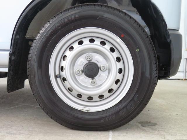 ハイゼットカーゴ ＤＸ　　　２ＷＤ　ＣＶＴ　キーレスエントリー　１年間無料保証　安全ボディ　展示車　エコアイドル　オートライト　記録簿　レーンアシスト　両席エアバッグ　ワンオーナー　ＡＢＳ　マニュアルエアコン　コーナーセンサー　パワーウィンドウ　レベリング　ＡＭ／ＦＭラジオ（27枚目）