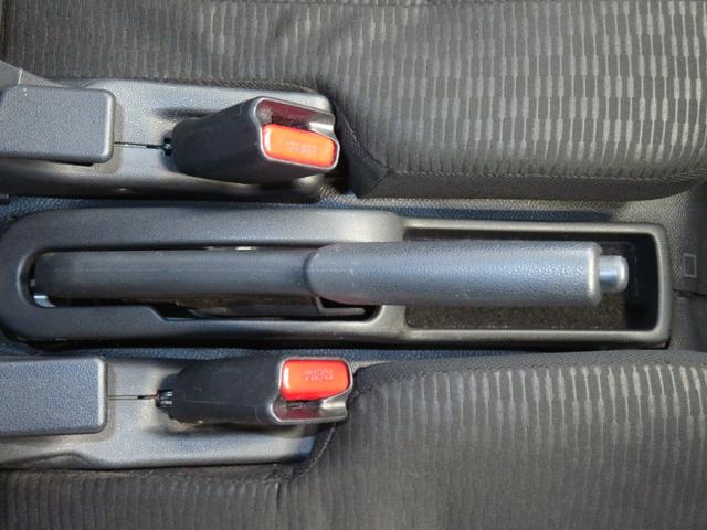 ハイゼットカーゴ ＤＸ　　　２ＷＤ　ＣＶＴ　マニュアルエアコン　１年間無料保証　安全ボディ　キーレスキー　エコアイドル　ハイビームアシスト　オートライト　記録簿　レーンアシスト　ワンオーナー　ＡＢＳ　運転席エアバッグ　コーナーセンサー　パワーウィンドウ　レベリング（16枚目）