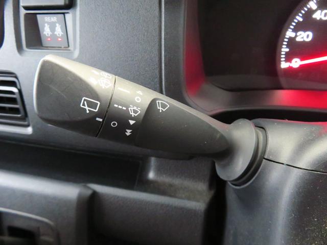ハイゼットカーゴ ＤＸ　　　２ＷＤ　ＣＶＴ　マニュアルエアコン　１年間無料保証　安全ボディ　キーレスキー　エコアイドル　ハイビームアシスト　オートライト　記録簿　レーンアシスト　ワンオーナー　ＡＢＳ　運転席エアバッグ　コーナーセンサー　パワーウィンドウ　レベリング（18枚目）