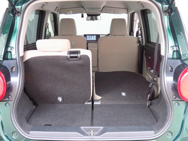 後席シートは多彩なシートアレンジで使い勝手が良いです。