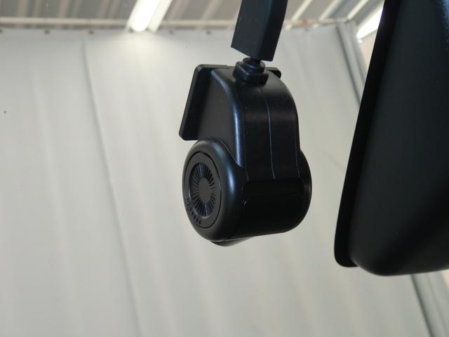 前後ドライブレコーダー付いています。いざという時の安心に！　映像は７型ナビの画面で見れるので、手軽に早く状況を確認することができます。