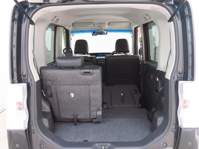 後席シートは多彩なシートアレンジで使い勝手が良いです。