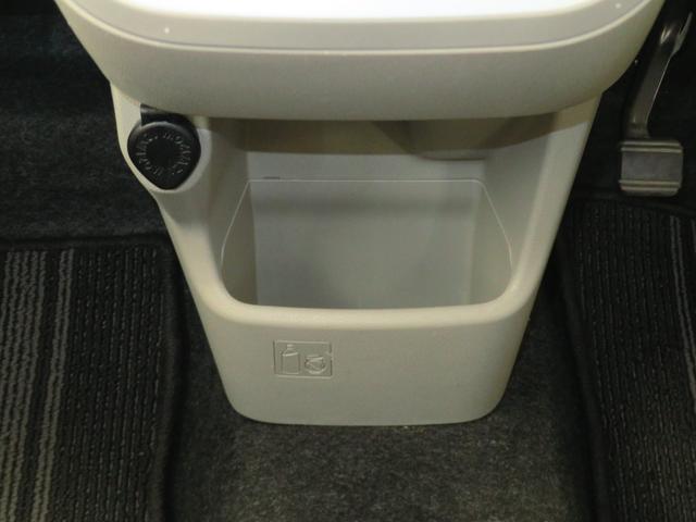 キャスト スタイルＧ　ＶＳ　ＳＡＩＩＩ　　純正７型ナビ　１年間無料保証　ＵＳＢ接続　アイストップ　軽減ブレーキ　運転席・助手席シートヒーター　地デジ　電動格納式ミラー　ＢＬＵＥＴＯＯＴＨ　ＬＥＤランプ　オートエアコン　ＥＴＣ　キーフリー　ワンオーナー車　パノラマカメラ（16枚目）