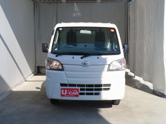 ハイゼットトラック スタンダード　　２ＷＤ　５ＭＴ　あゆみ板掛け　１年間無料保証　パワステ　マニュアルエアコン　運転席エアバック　衝突安全ボディ　ゲートプロテクター　レベリング　ＣＤ再生　ＡＭ／ＦＭラジオ　純正フロアマット（3枚目）