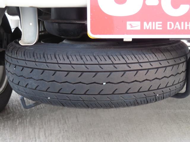 ハイゼットトラック スタンダード　　２ＷＤ　５ＭＴ　あゆみ板掛け　１年間無料保証　パワステ　マニュアルエアコン　運転席エアバック　衝突安全ボディ　ゲートプロテクター　レベリング　ＣＤ再生　ＡＭ／ＦＭラジオ　純正フロアマット（23枚目）