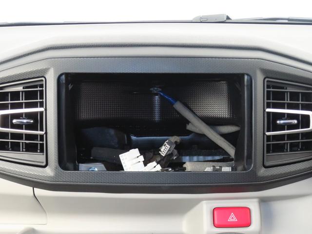 ミライース Ｘ　ＳＡＩＩＩ　　　　　　マニュアルエアコン　１年間無料保証　盗難防止アラーム　試乗車ＵＰ　衝突回避支援ブレーキ機能　コーナーセンサー　電格ミラ　レーンキープアシスト　安全ボディ　運転席助手席エアバック　点検記録簿付　１オーナー　ＬＥＤライト　キーレスキー（7枚目）