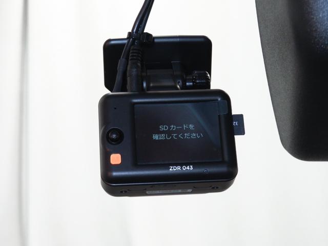 ムーヴキャンバス ストライプスＧ　　　７型ナビ　パノラマカメラ　１年間無料保証　ＢＬＵＥＴＯＯＴＨ　レンタカーアップ　コーナーセンサー　アイドルストップ　ＥＴＣ　ＵＳＢポート　ドライブレコーダー　運転席・助手席シートヒーター　地デジ　電動パーキングブレーキ　両側パワースライドドア（16枚目）