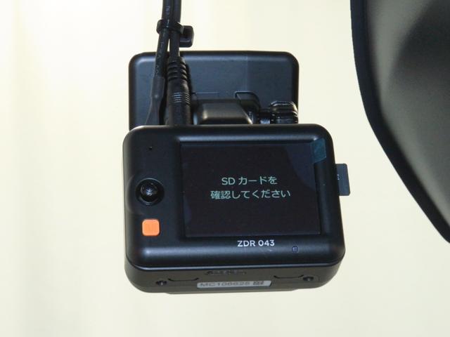 タント カスタムＲＳ　ｅｃｏＩＤＬＥ非装着車　ＥＴＣ　１年間無料保証　地デジ　ＢＴ対応　レンタカーアップ　ＵＳＢポート　ＤＶＤ　純正９型ナビ　パノラマカメラ　前後ドラレコ　両側パワースライドドア　電動パーキングブレーキ　運転席・助手席シートヒーター　コーナーセンサー（17枚目）