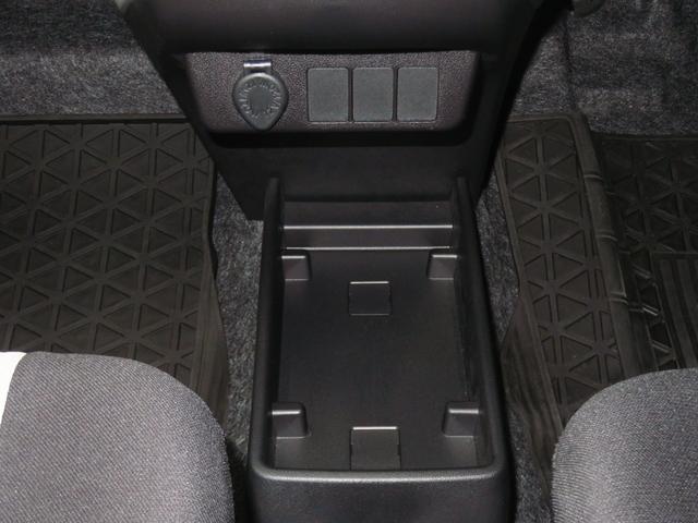 ミライース Ｘ　ＳＡＩＩＩ　　　　　　マニュアルエアコン　１年間無料保証　盗難防止アラーム　試乗車ＵＰ　衝突回避支援ブレーキ機能　コーナーセンサー　電格ミラ　レーンキープアシスト　　　点検記録簿付　１オーナー　ＬＥＤライト　キーレスキー　パワーウィンドウ　純正フロアマット（9枚目）