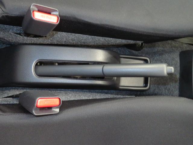 ミライース Ｘ　ＳＡＩＩＩ　　　　　　マニュアルエアコン　１年間無料保証　盗難防止アラーム　試乗車ＵＰ　衝突回避支援ブレーキ機能　コーナーセンサー　電格ミラ　レーンキープアシスト　　　点検記録簿付　１オーナー　ＬＥＤライト　キーレスキー　パワーウィンドウ　純正フロアマット（10枚目）