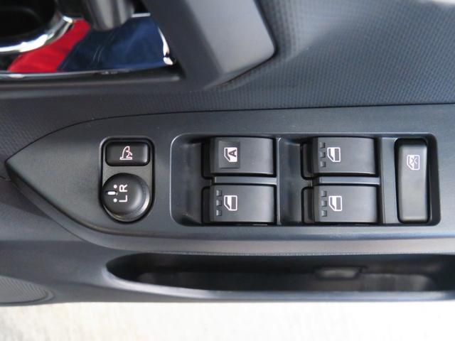 ミライース Ｘ　ＳＡＩＩＩ　　　　　　マニュアルエアコン　１年間無料保証　盗難防止アラーム　試乗車ＵＰ　衝突回避支援ブレーキ機能　コーナーセンサー　電格ミラ　レーンキープアシスト　　　点検記録簿付　１オーナー　ＬＥＤライト　キーレスキー　パワーウィンドウ　純正フロアマット（15枚目）