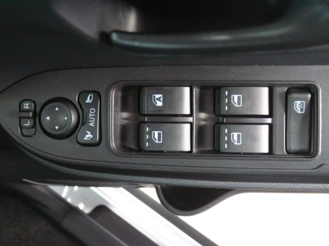 タント ファンクロス 電動パーキングブレーキ 1年間無料保証 衝突軽減システム 両側オートドア ワンオーナー レーンキープアシスト LEDヘットライト パノラマカメラ キーフリー 運転席・助手席シートヒーター コーナーセンサー オートエアコン パワーウィンドウ(14枚目)