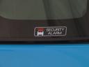 盗難警報装置付です。不正にドアを開けると室内ブザーが鳴り外部に異常を知らせます。大切な愛車を守ります。