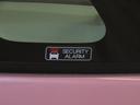 盗難警報装置付です。不正にドアを開けると室内ブザーが鳴り外部に異常を知らせます。大切な愛車を守ります。