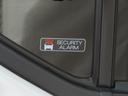 盗難警報装置付です。不正にドアを開けると室内ブザーが鳴り外部に異常を知らせます。大切な愛車を守ります。