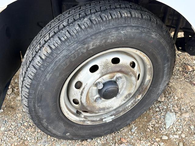 サンバーバン トランスポーター　グレードアップパッケージ　１年保証　両側スライドドア　パワーステアリング　エアコン　キーレス　インパネＡＴ　集中ドアロック　新品バッテリー　ＡＭラジオ　運転席エアバック　取扱説明書　記録簿（8枚目）