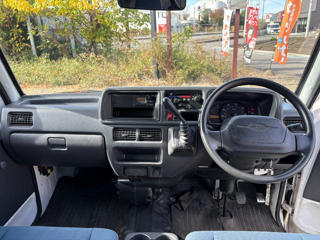 サンバーバン トランスポーター　グレードアップパッケージ　１年保証　両側スライドドア　パワーステアリング　エアコン　キーレス　インパネＡＴ　集中ドアロック　新品バッテリー　ＡＭラジオ　運転席エアバック　取扱説明書　記録簿（9枚目）