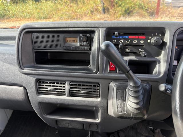 サンバーバン トランスポーター　グレードアップパッケージ　１年保証　両側スライドドア　パワーステアリング　エアコン　キーレス　インパネＡＴ　集中ドアロック　新品バッテリー　ＡＭラジオ　運転席エアバック　取扱説明書　記録簿（10枚目）