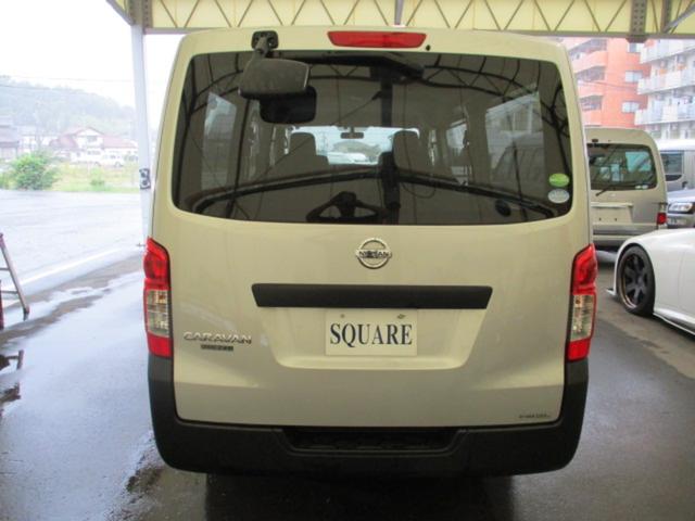 NV350キャラバンバン ロングDX 5速ミッション 禁煙車 ワンオーナー エマージェンシーブレーキ 衝突軽減ブレーキ 5ドア プライバシーガラス付き キーレス ヘッドライトレベライザー(5枚目)