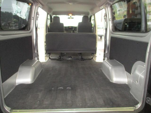 NV350キャラバンバン ロングDX 5速ミッション 禁煙車 ワンオーナー エマージェンシーブレーキ 衝突軽減ブレーキ 5ドア プライバシーガラス付き キーレス ヘッドライトレベライザー(16枚目)
