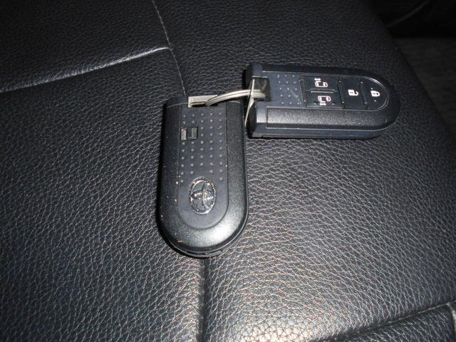 タンク カスタムＧ－Ｔ　１オーナー　禁煙車　社外９インチメモリーナビ　ＣＤ・ＤＶＤ再生　フルセグＴＶ　Ｂｌｕｅｔｏｏｔｈ接続　バックカメラ　インテリキー（スペア有）　両側パワースライドドア　ＥＴＣ　スマートアシスト　純正ＡＷ（8枚目）