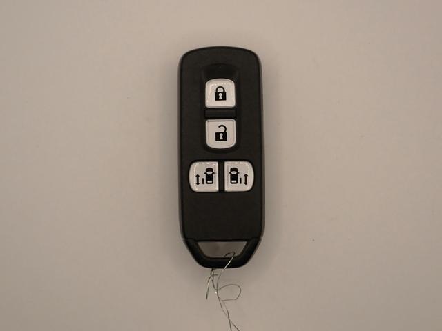 Ｎ－ＢＯＸカスタム Ｇ　ＳＳパッケージ　ワンオーナー　禁煙車　純正ＳＤナビ　ＣＤ・ＤＶＤ再生　フルセグＴＶ　Ｂｌｕｅｔｏｏｔｈ接続　バックカメラ　前後ドラレコ　インテリキー　両側パワースライドドア　ＨＩＤ　純正ＡＷ　タイミングチェーン（9枚目）