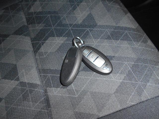 eKクロス EV G 禁煙車 純正9インチディスプレイオーディオ AppleCarPlay・AndroidAuto対応 Bluetooth接続 前後ドラレコ インテリキー(スペア有) ブレーキホールド 自店買取車(9枚目)