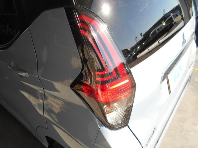 eKクロス EV G 禁煙車 純正9インチディスプレイオーディオ AppleCarPlay・AndroidAuto対応 Bluetooth接続 前後ドラレコ インテリキー(スペア有) ブレーキホールド 自店買取車(18枚目)