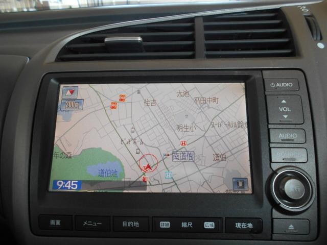 ストリーム RST 純正HDDナビ CD・DVD再生 ワンセグTV 音楽録音 バックカメラ キーレス HID パドルシフト ETC 純正17インチAW タイミングチェーン 自店買取車(3枚目)