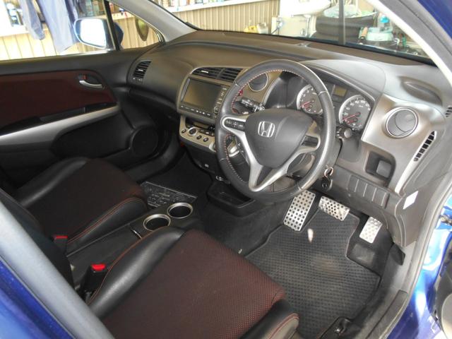 ストリーム RST 純正HDDナビ CD・DVD再生 ワンセグTV 音楽録音 バックカメラ キーレス HID パドルシフト ETC 純正17インチAW タイミングチェーン 自店買取車(11枚目)