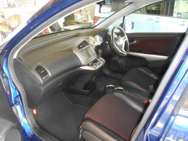 ストリーム RST 純正HDDナビ CD・DVD再生 ワンセグTV 音楽録音 バックカメラ キーレス HID パドルシフト ETC 純正17インチAW タイミングチェーン 自店買取車(13枚目)