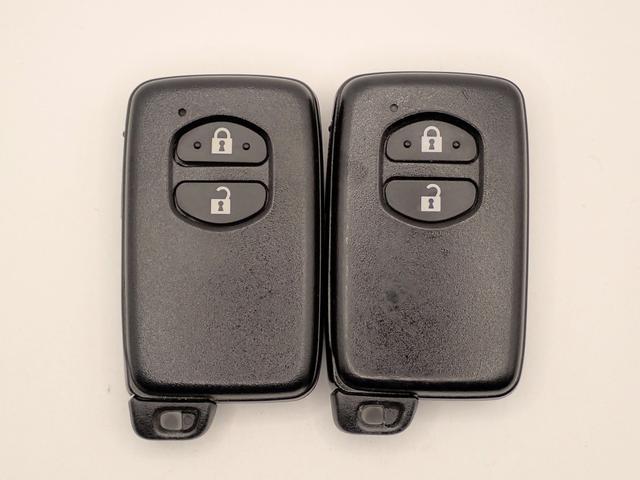 アクア Ｓ　１オーナー　禁煙車　社外ＳＤナビ　ＣＤ・ＤＶＤ再生　フルセグＴＶ　Ｂｌｕｅｔｏｏｔｈ接続　バックカメラ　インテリキー（スペア有）　ＥＴＣ　シートヒーター　トヨタセーフティーセンス　タイミングチェーン（12枚目）